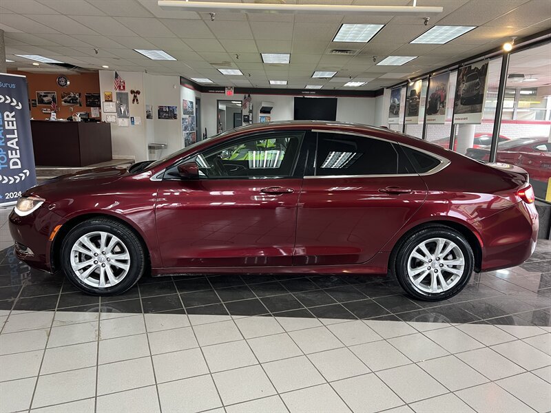Used 2015 Chrysler 200 Limited w/ Convenience Group FWD image 2