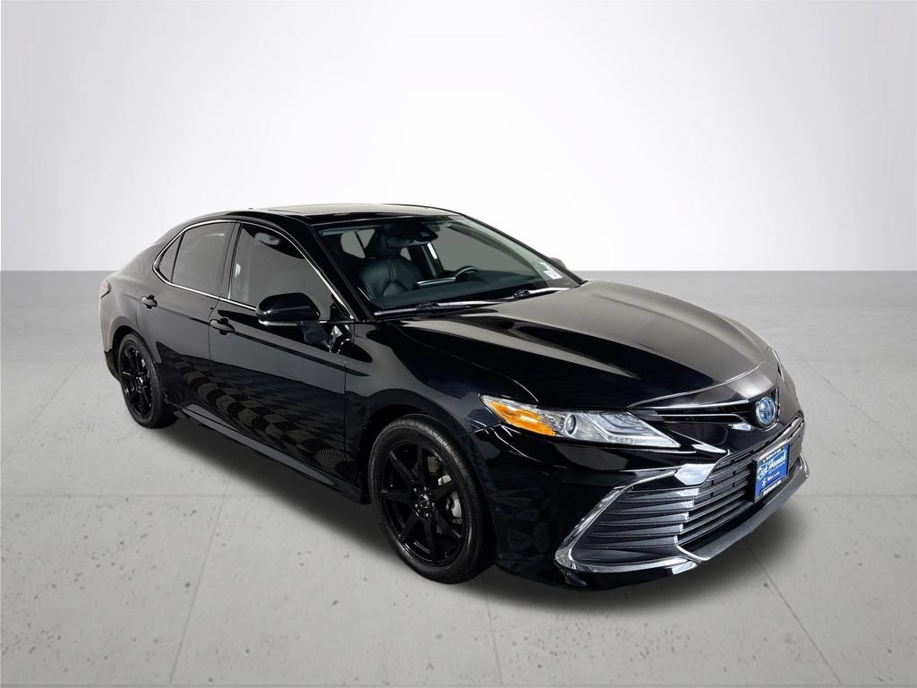 Used 2024 Toyota Camry XLE w/ Navigation Package FWD image 4