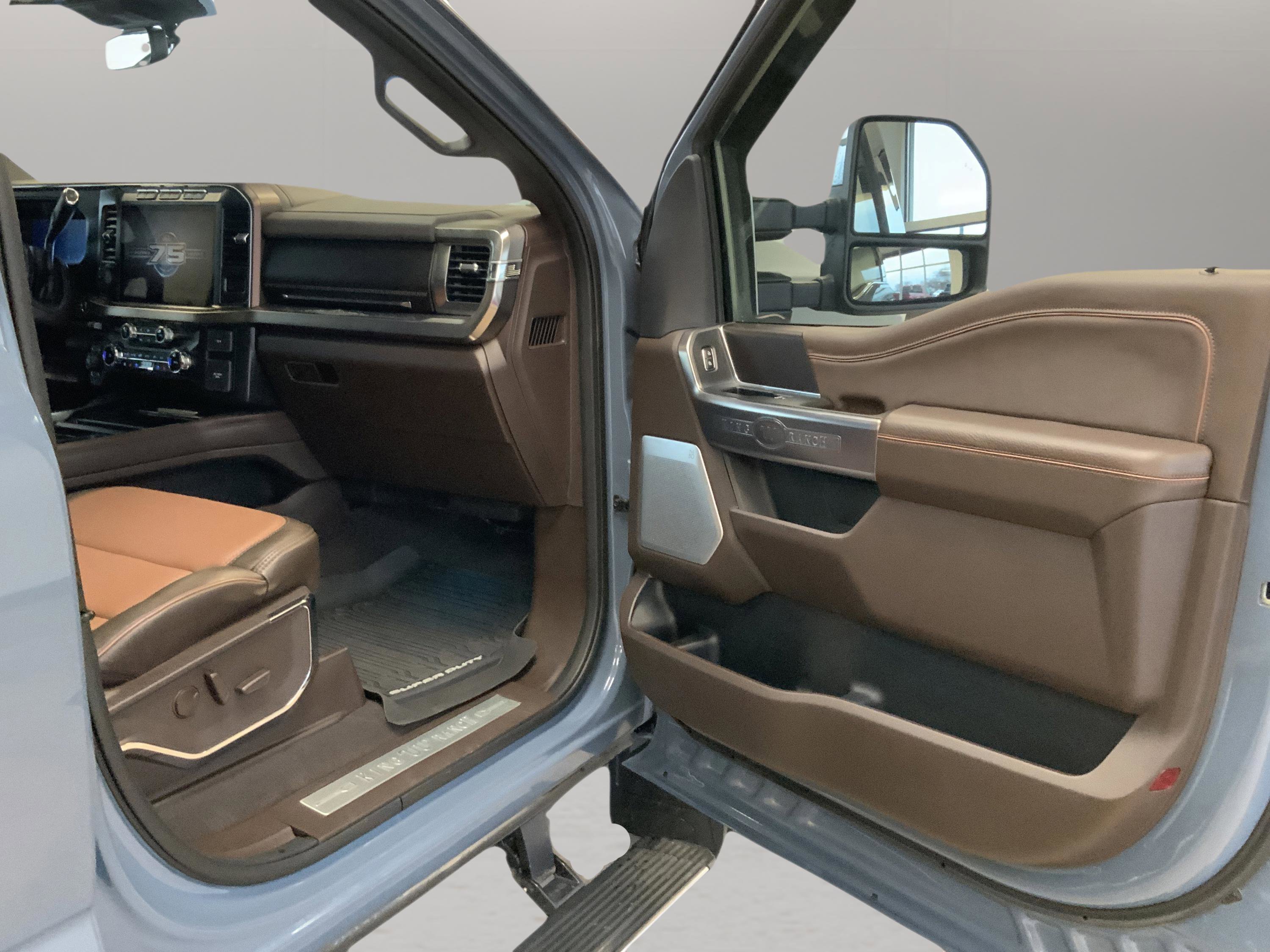 Used 2023 Ford F350 King Ranch w/ Chrome Package image 32