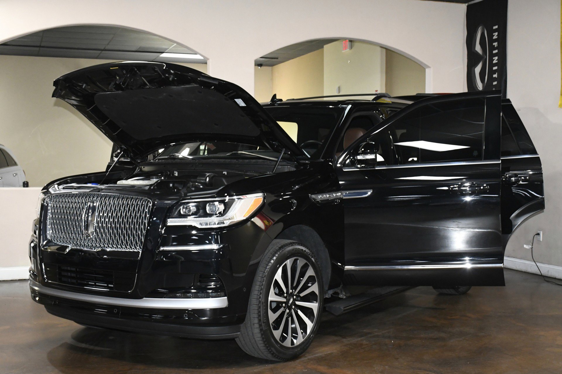 Used 2023 Lincoln Navigator Reserve image 90