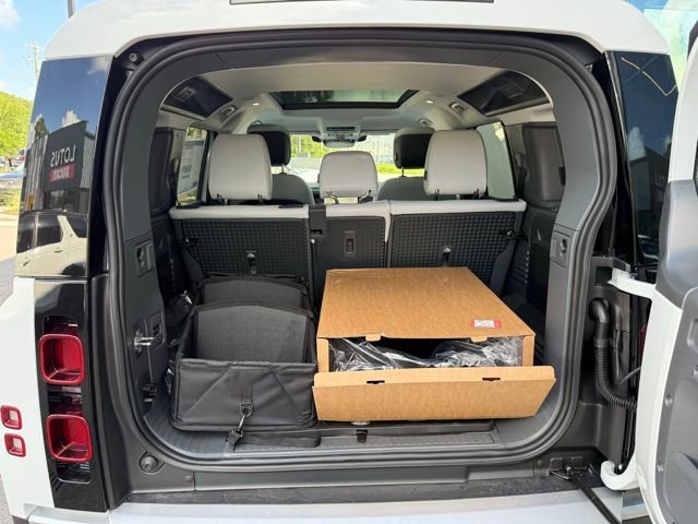 New 2025 Land Rover Defender 110 S image 30