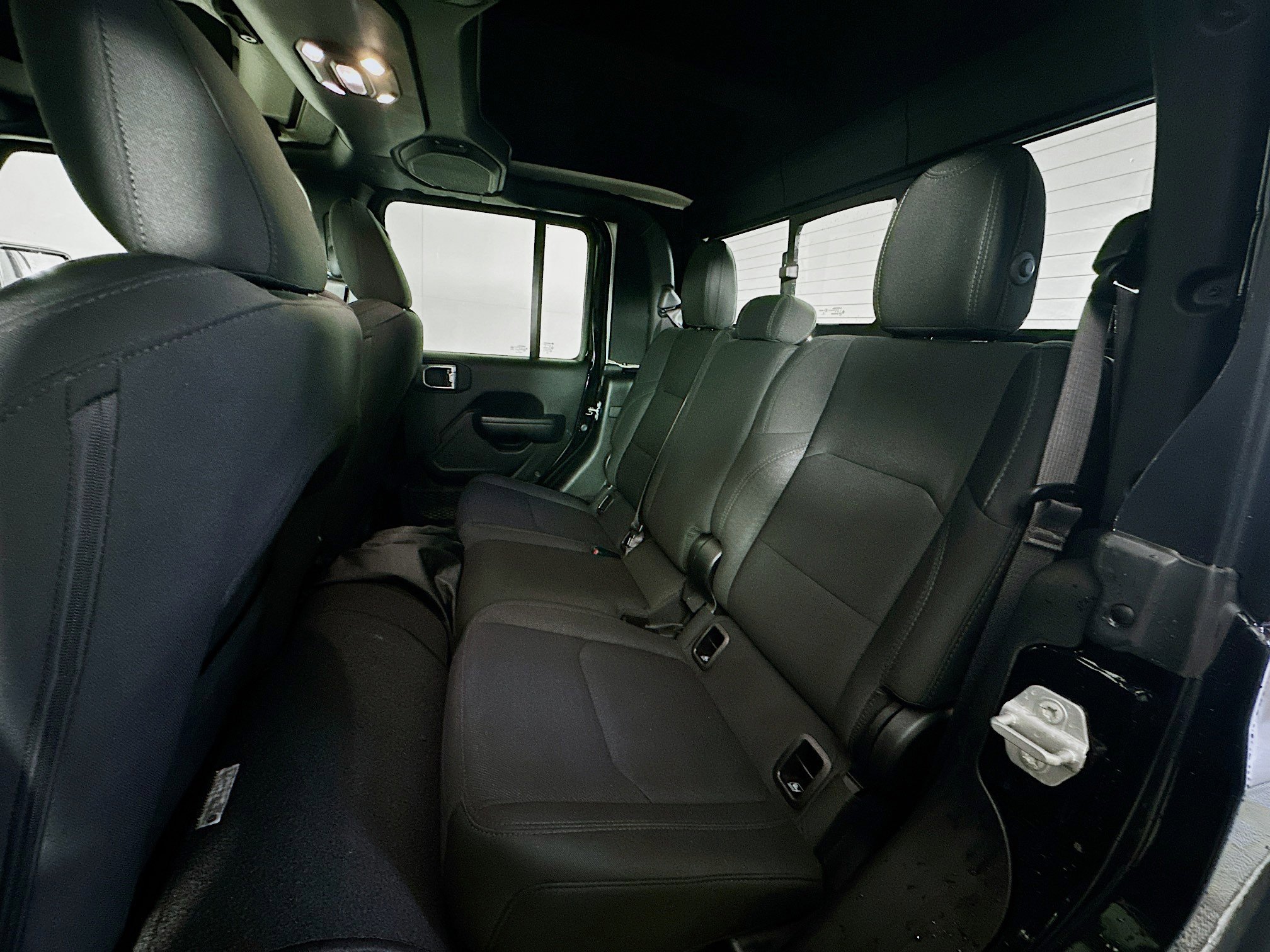 Used 2021 Jeep Gladiator Willys image 25