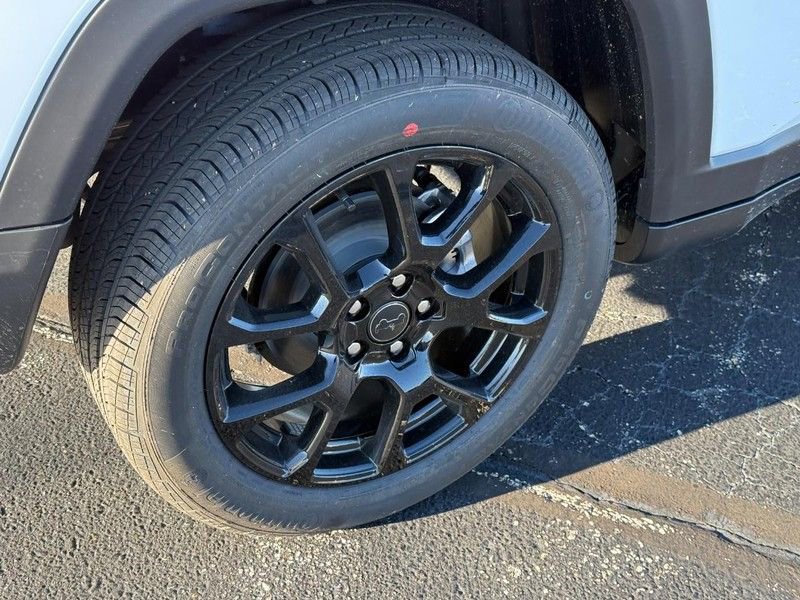 New 2026 Jeep Compass Latitude image 4