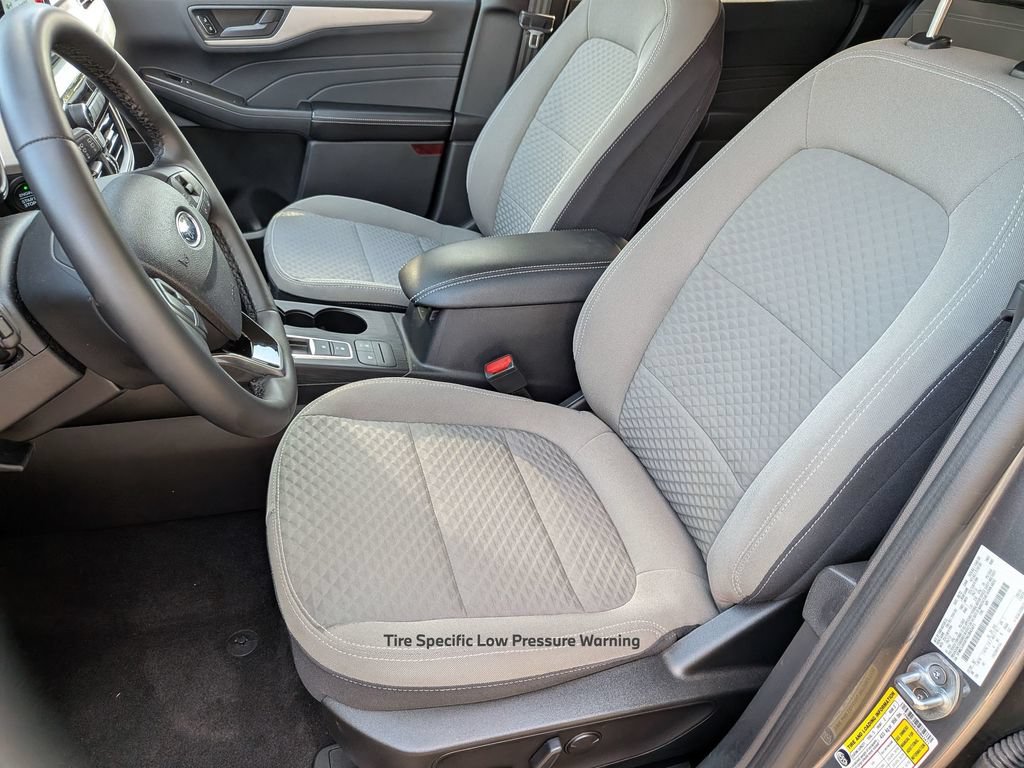 Used 2022 Ford Escape SE w/ SE Sport Appearance Package FWD image 15