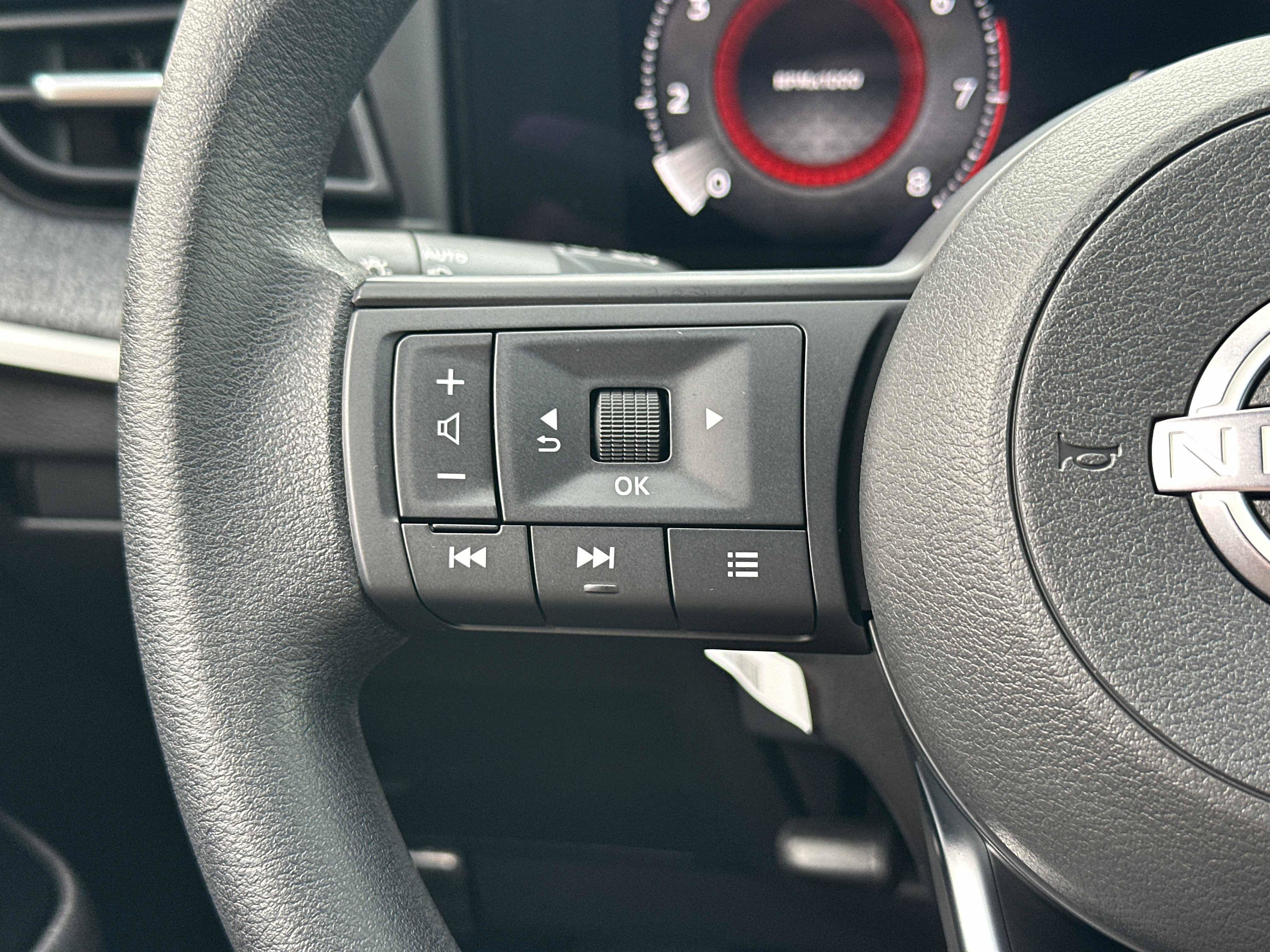 New 2026 Nissan Kicks SV AWD/4WD image 37