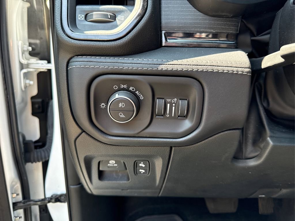 Used 2023 RAM 1500 Limited w/ Body Color Bumper Group image 26