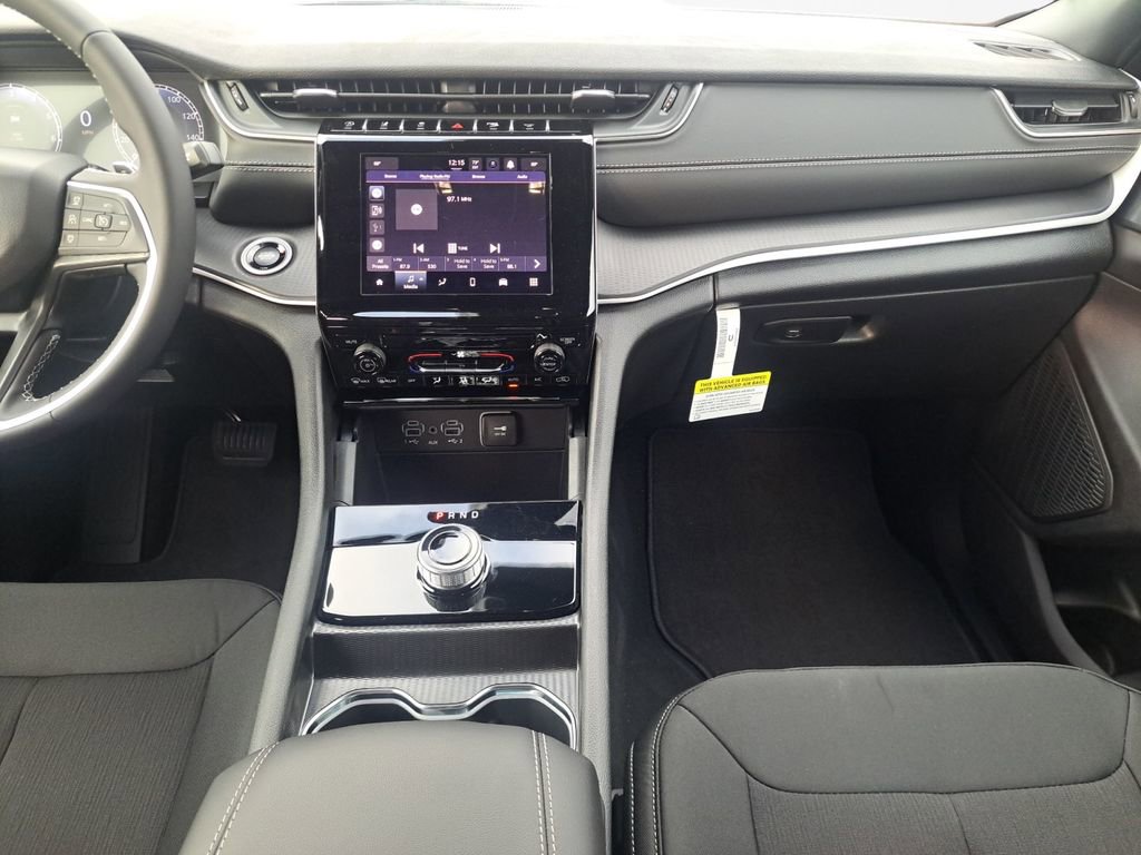 New 2025 Jeep Grand Cherokee Laredo RWD image 3