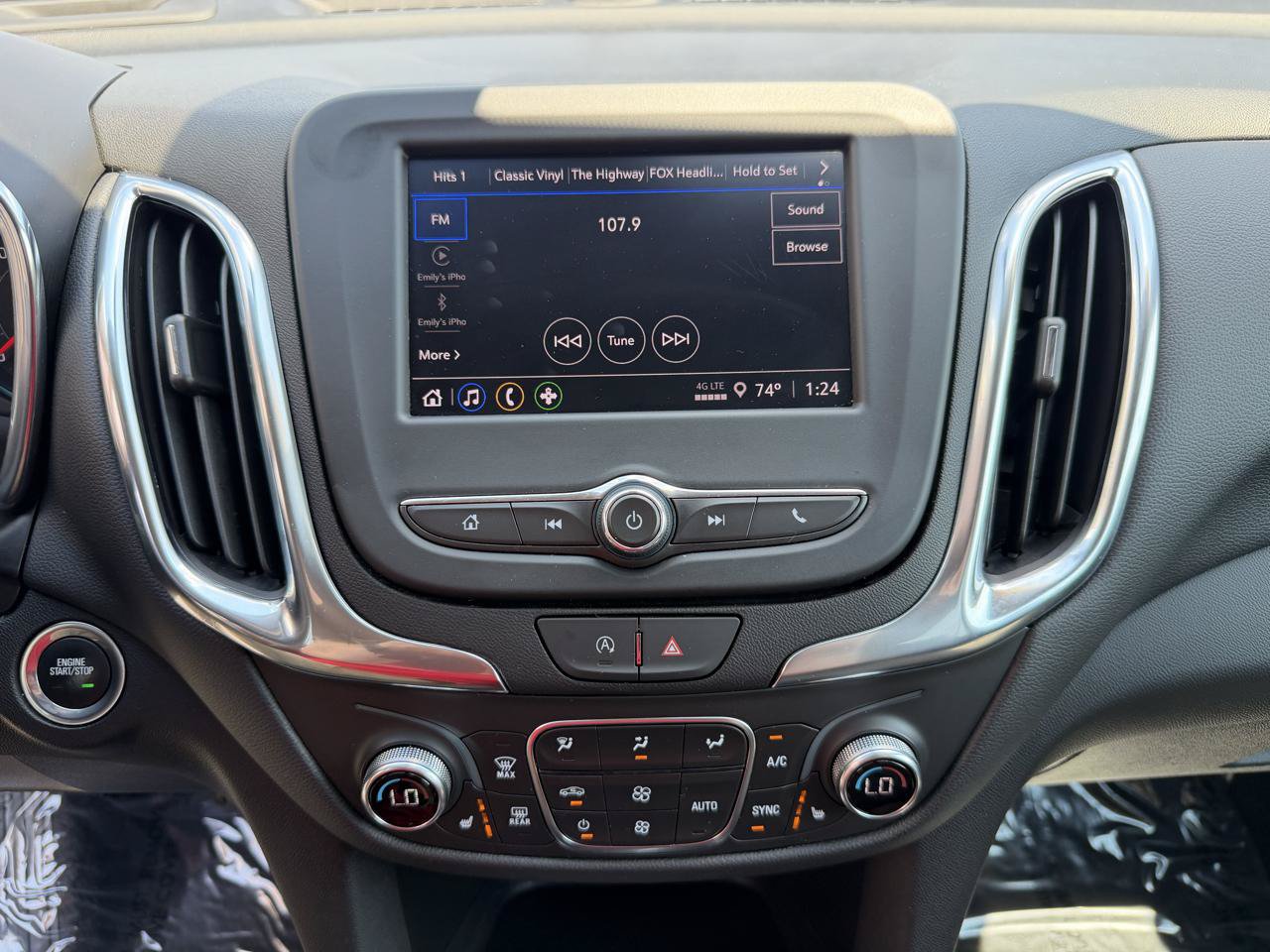Used 2024 Chevrolet Equinox LT FWD image 29