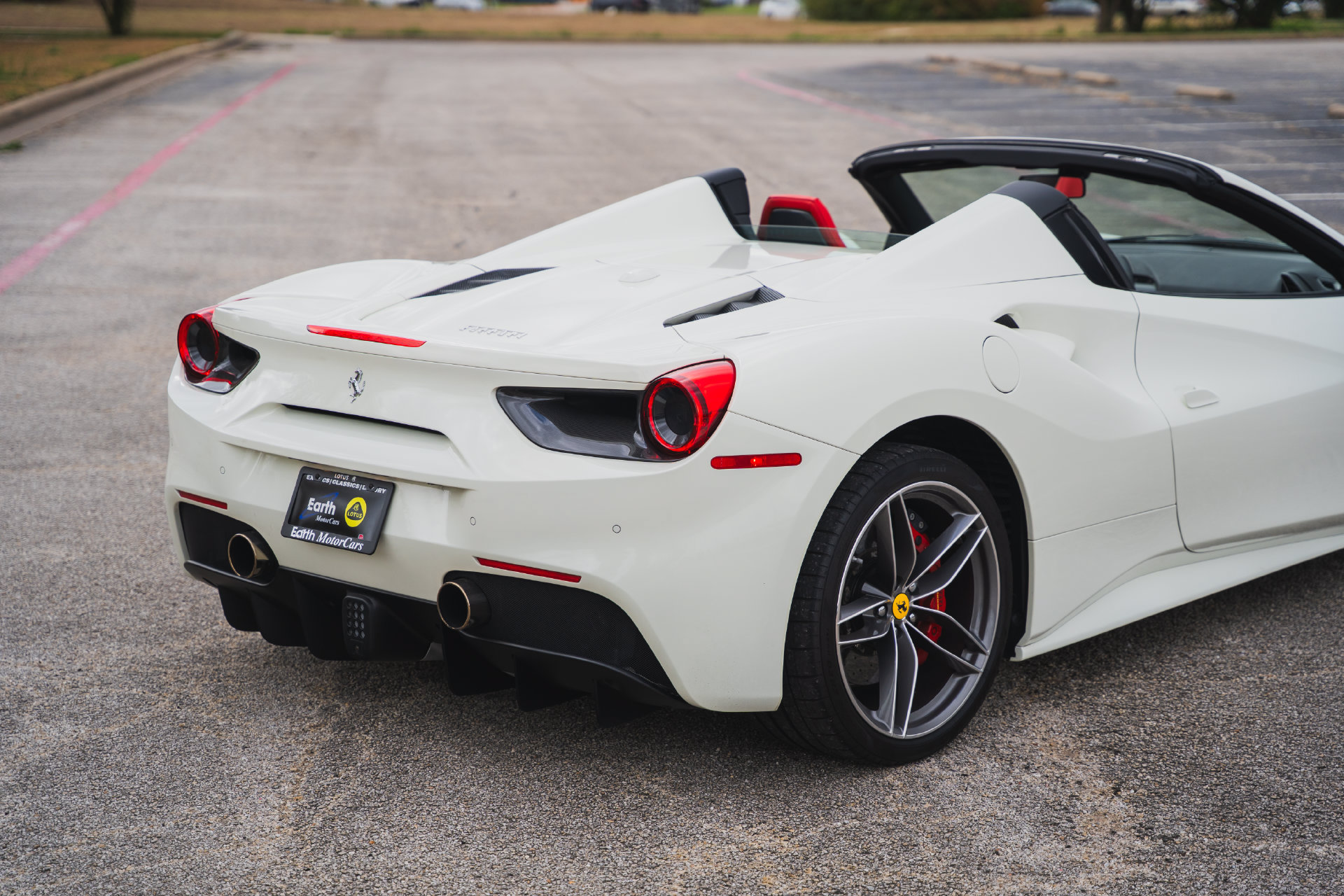 Used 2018 Ferrari 488 Spider RWD image 38