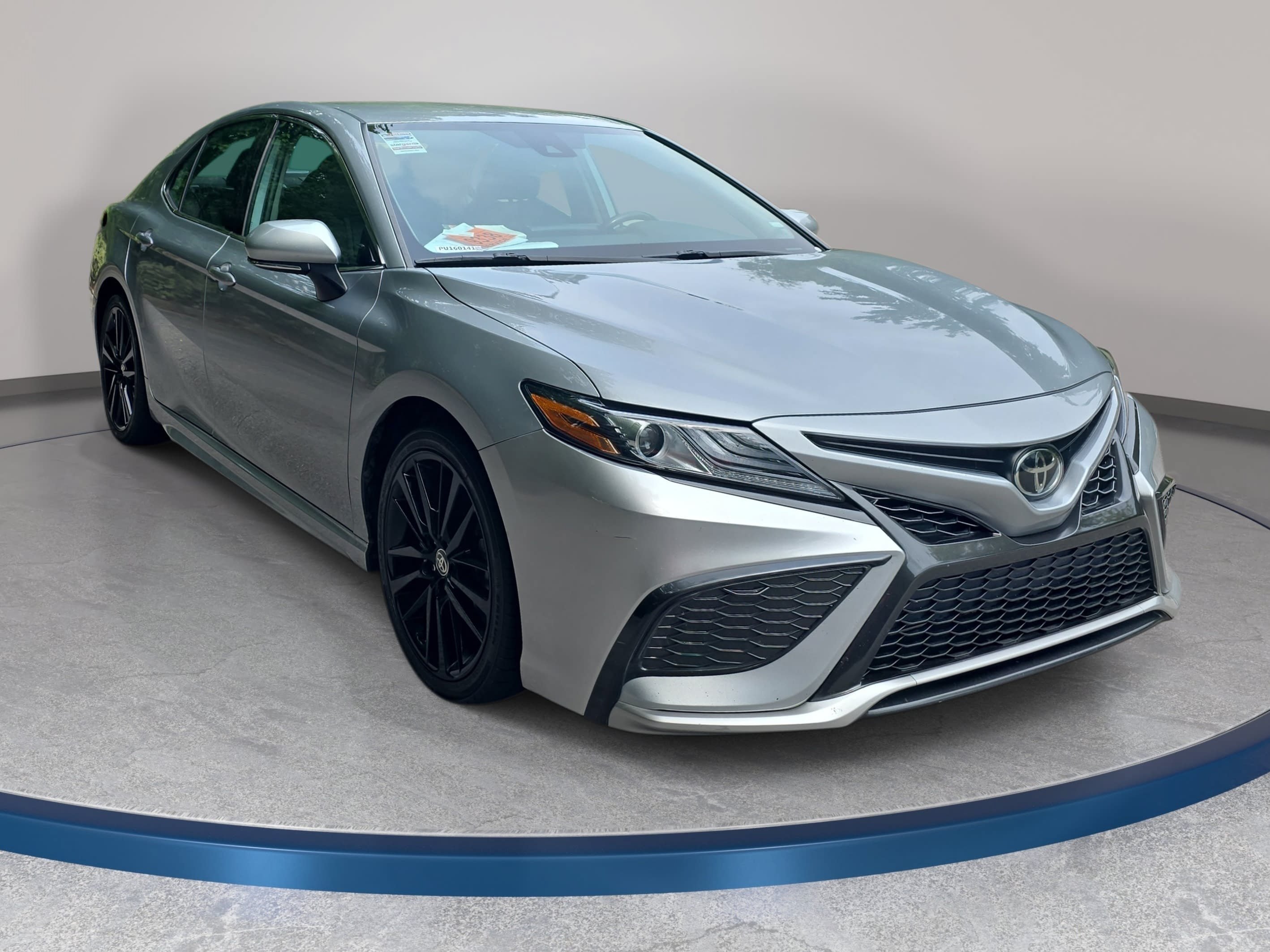 Used 2023 Toyota Camry XSE FWD image 3