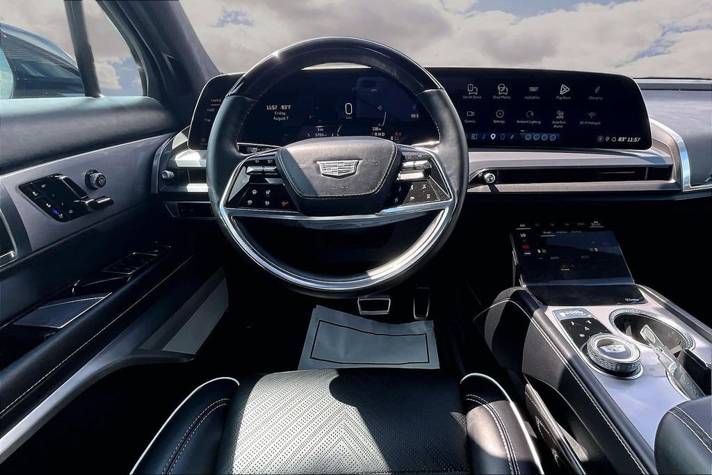 Certified 2026 Cadillac Vistiq Platinum w/ LPO, Floor Liner Package AWD/4WD image 8