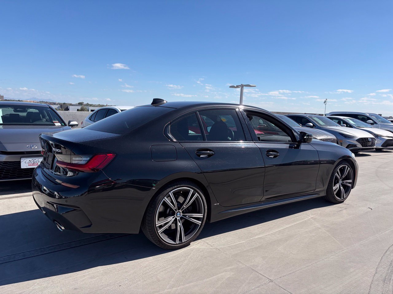 Used 2021 BMW 330i Sedan w/ M Sport Package RWD image 2