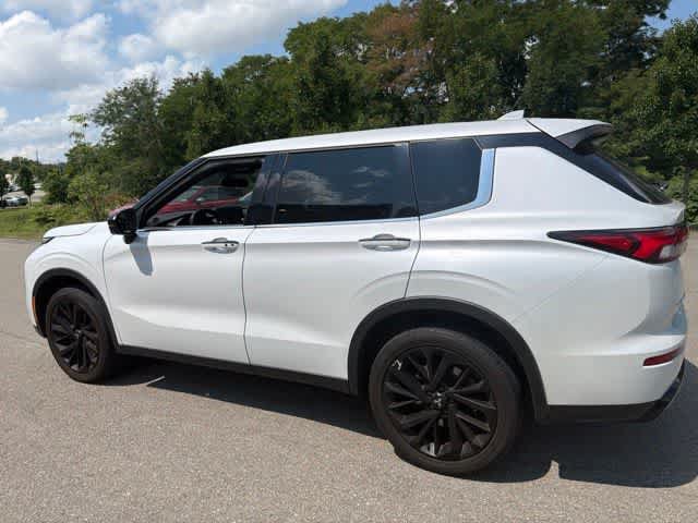 Used 2023 Mitsubishi Outlander SE Black Edition AWD/4WD image 10