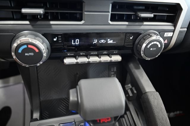 New 2026 Toyota Tacoma TRD Off-Road AWD/4WD image 18