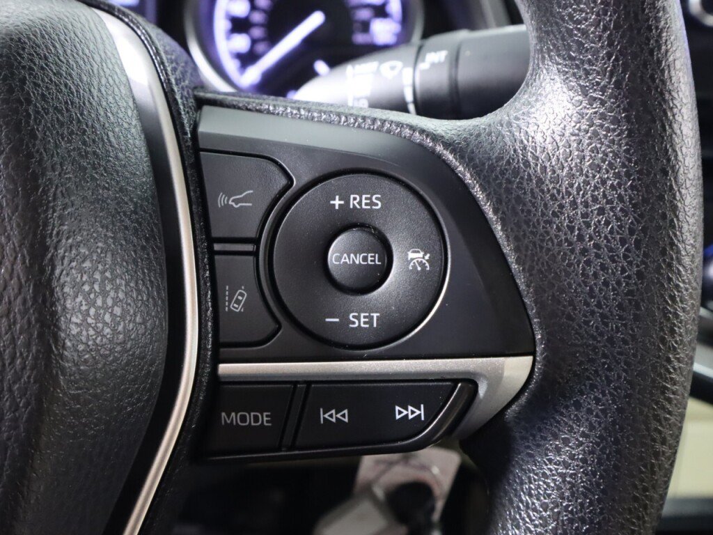 Used 2022 Toyota Camry LE w/ Carpet Mat Package (TMS) FWD image 13
