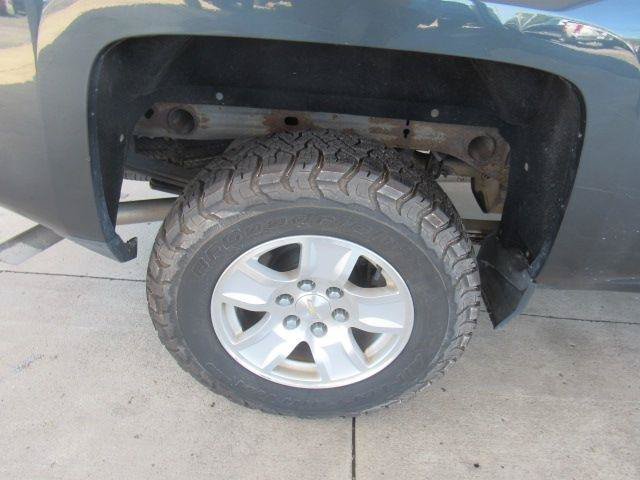Used 2018 Chevrolet Silverado 1500 LT AWD/4WD image 20