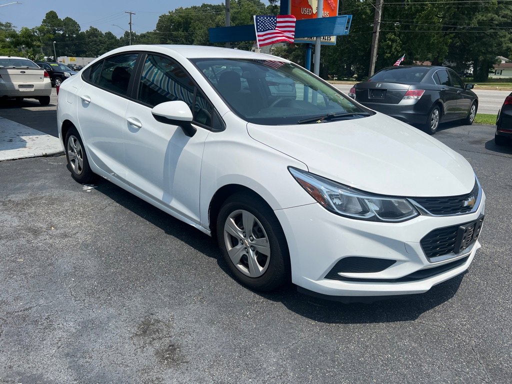 Used 2017 Chevrolet Cruze LS image 3