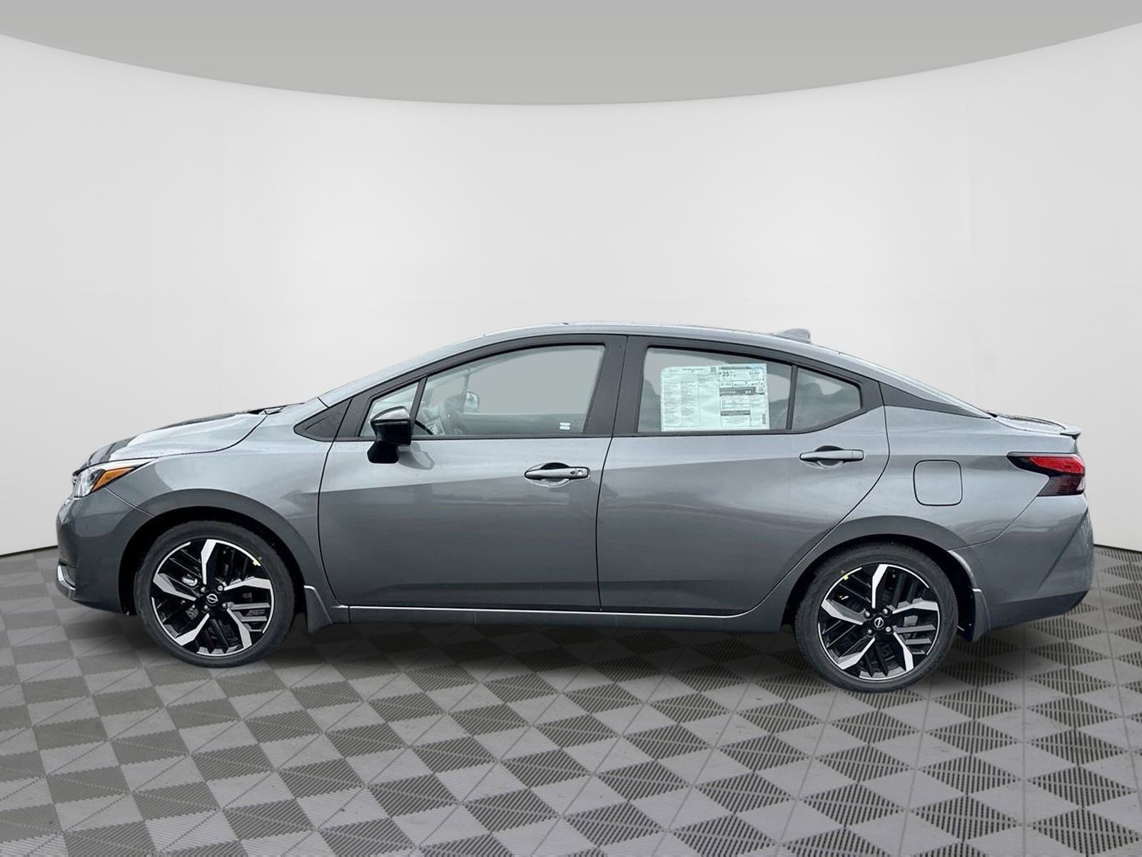 Used 2025 Nissan Versa SR w/ Trunk Package image 16