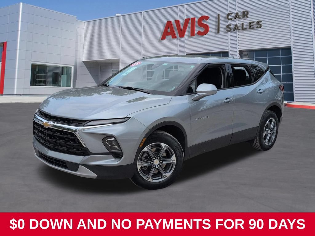 Used 2025 Chevrolet Blazer LT FWD image 1