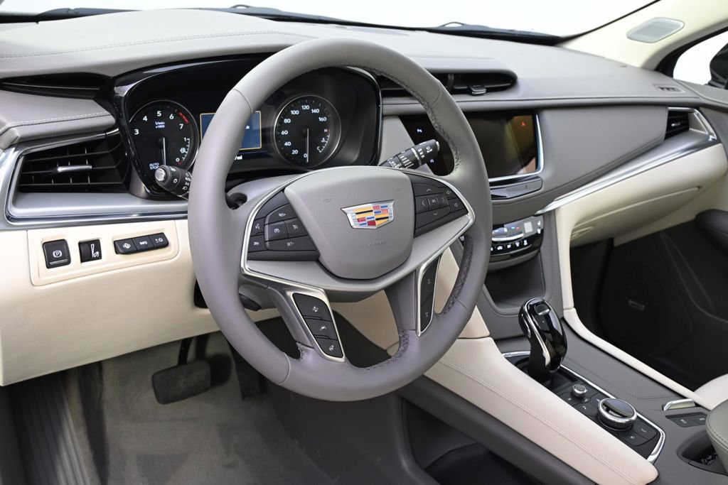 New 2025 Cadillac XT5 Premium Luxury w/ Technology Package AWD/4WD image 11