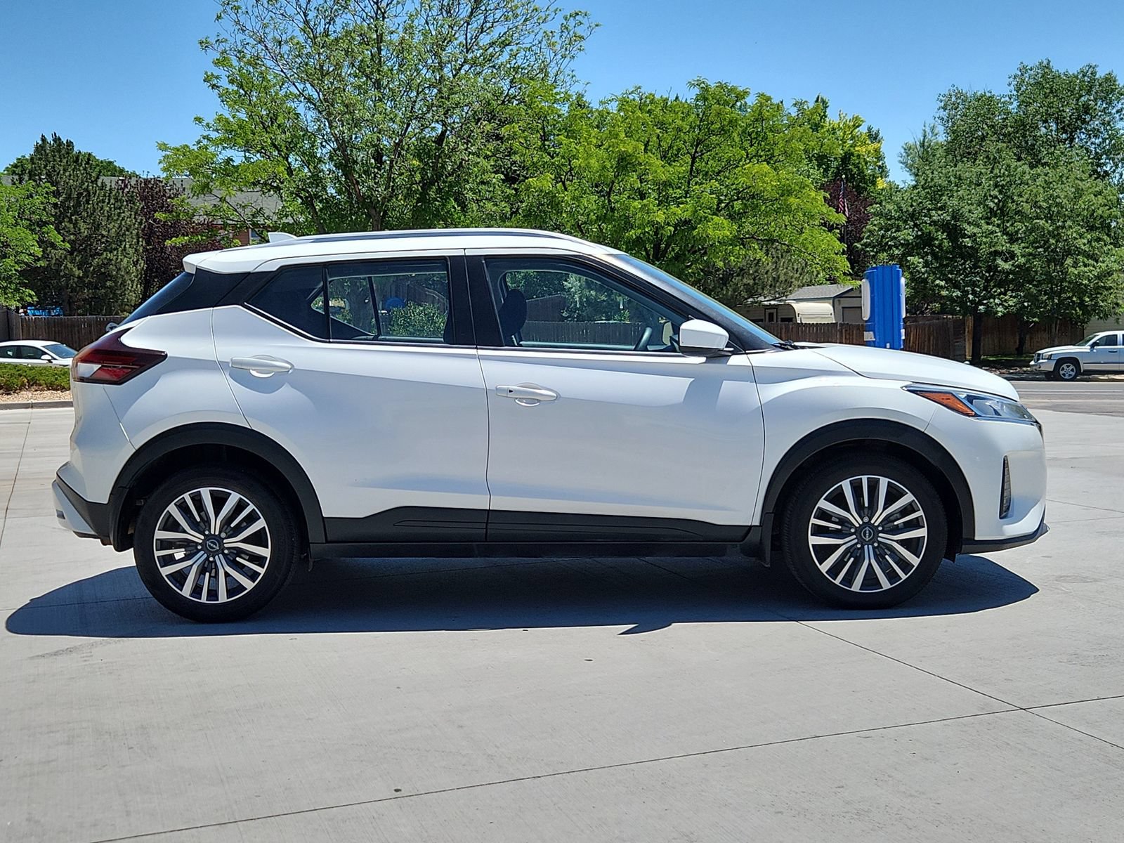 Used 2024 Nissan Kicks SV FWD image 6