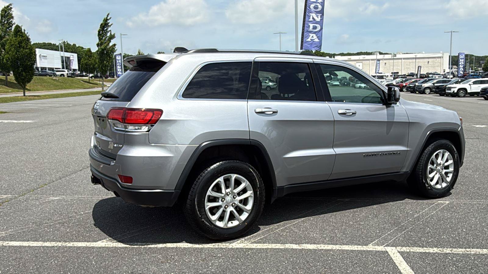 Used 2021 Jeep Grand Cherokee Laredo X AWD/4WD image 5