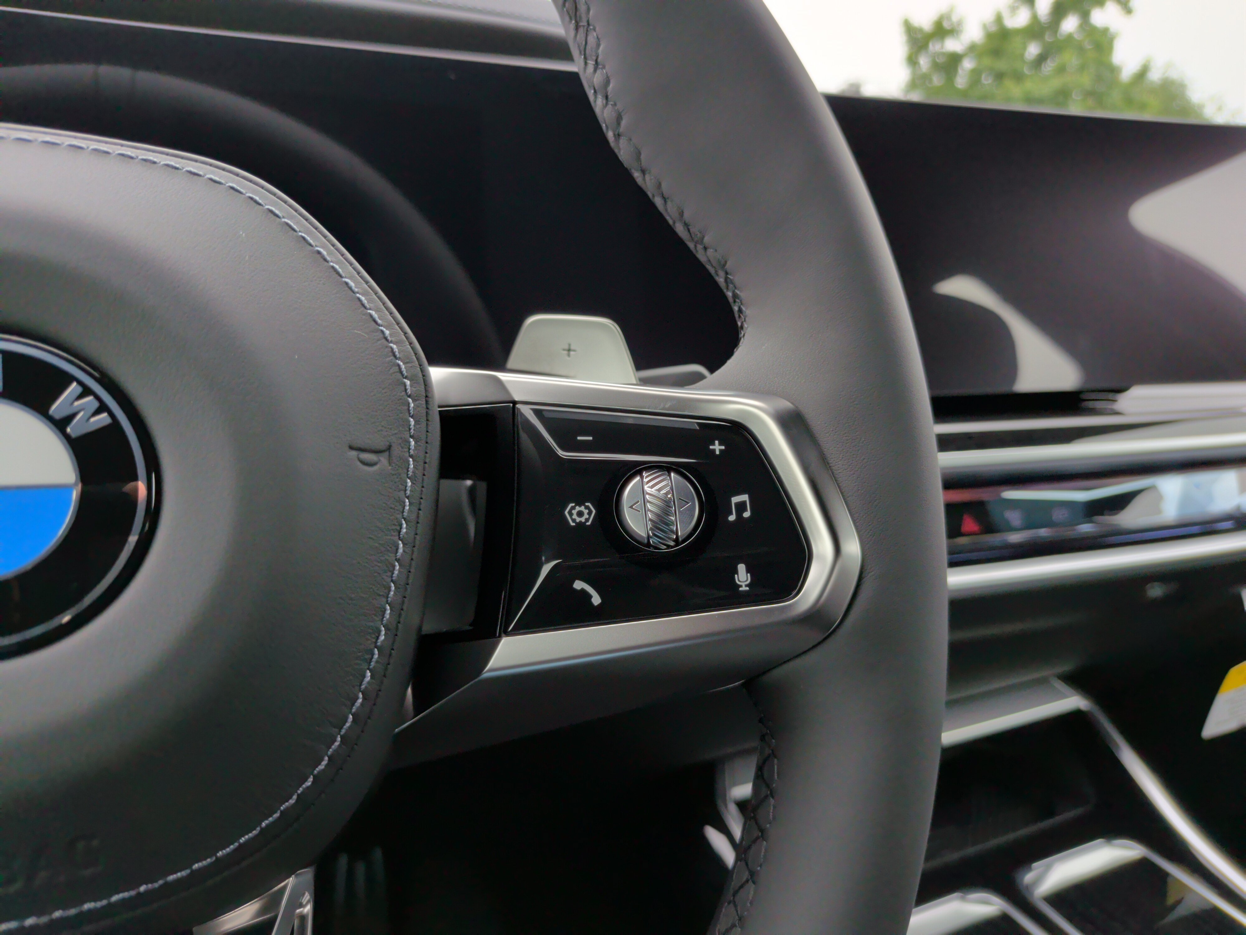 New 2026 BMW 740i RWD image 23