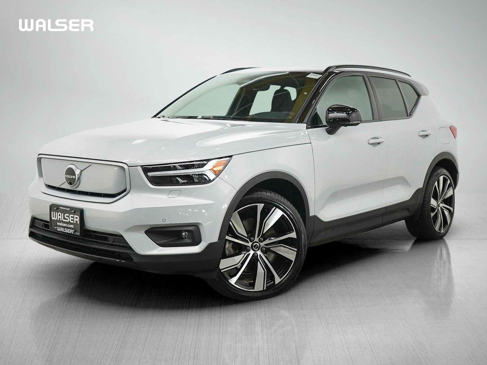 Used 2021 Volvo XC40 P8 Recharge w/ Advanced Package AWD/4WD image 1