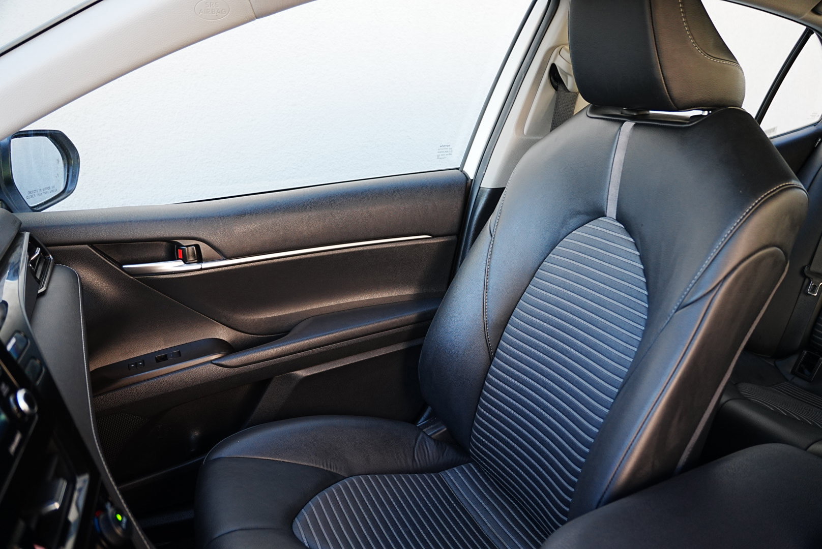 Used 2024 Toyota Camry SE image 11