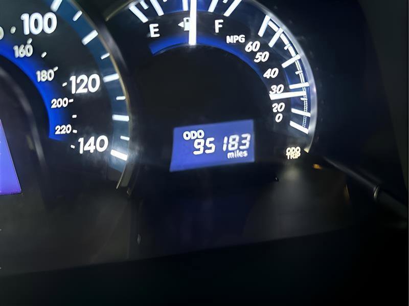 Used 2014 Toyota Camry LE FWD image 18