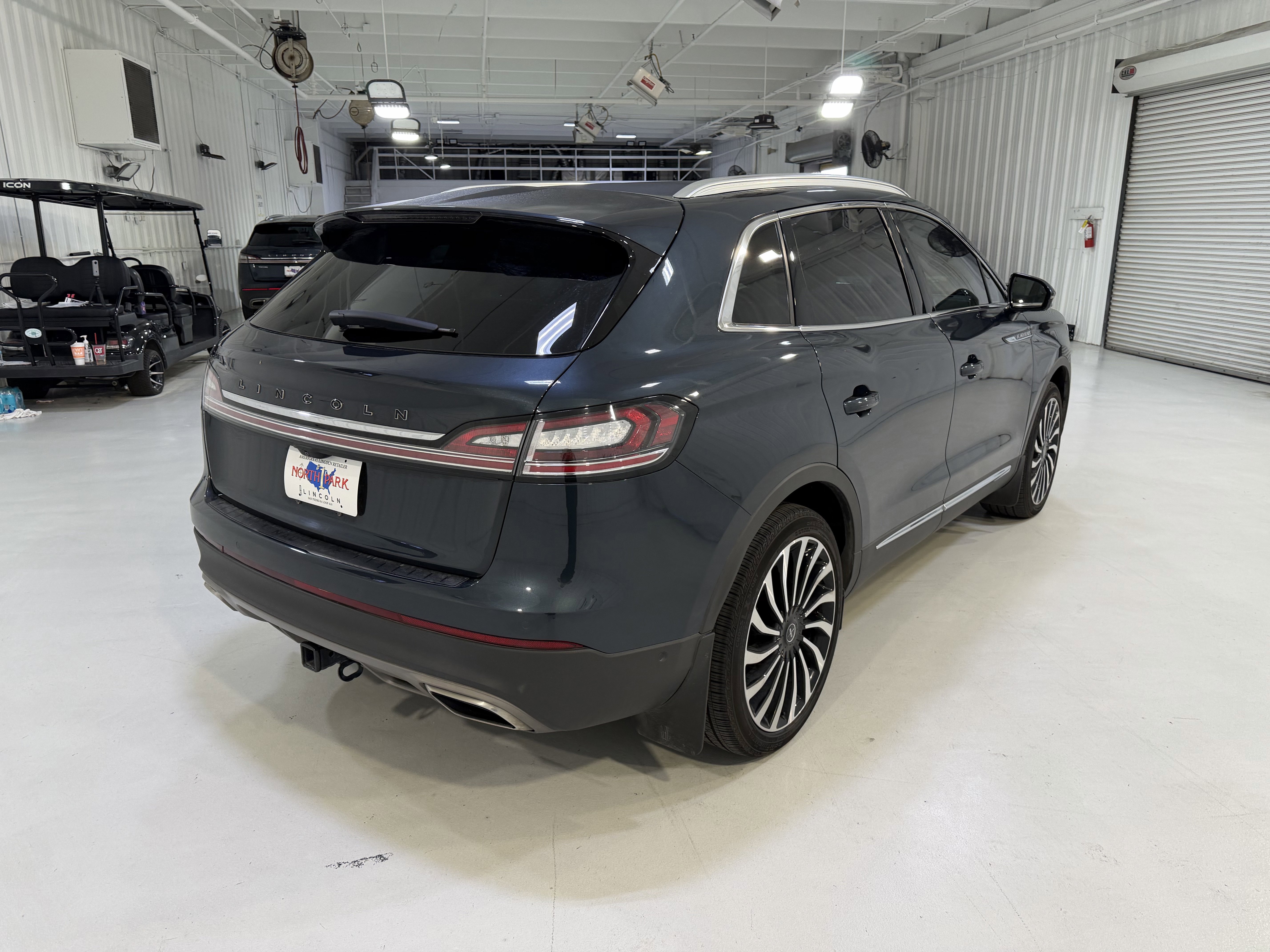 Used 2022 Lincoln Nautilus Black Label w/ Class II Trailer Tow Package AWD/4WD image 5