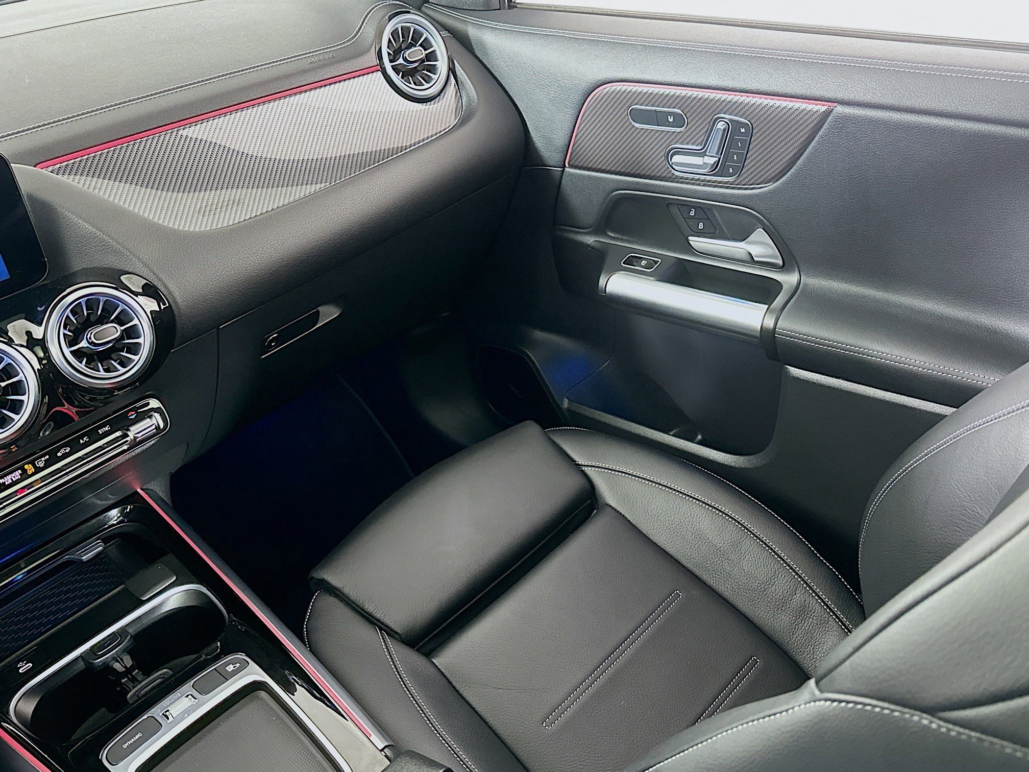 Used 2024 Mercedes-Benz GLA 35 AMG 4MATIC image 22