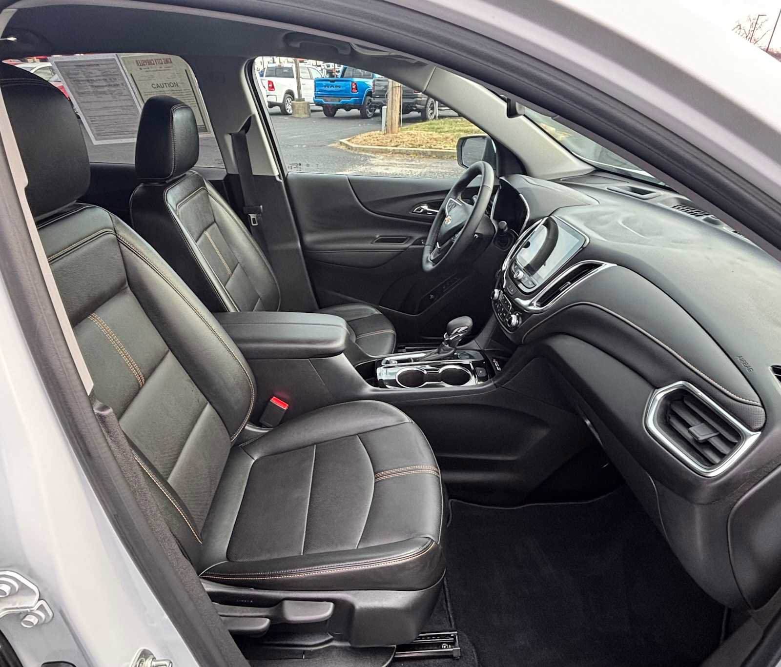 Used 2024 Chevrolet Equinox Premier image 15