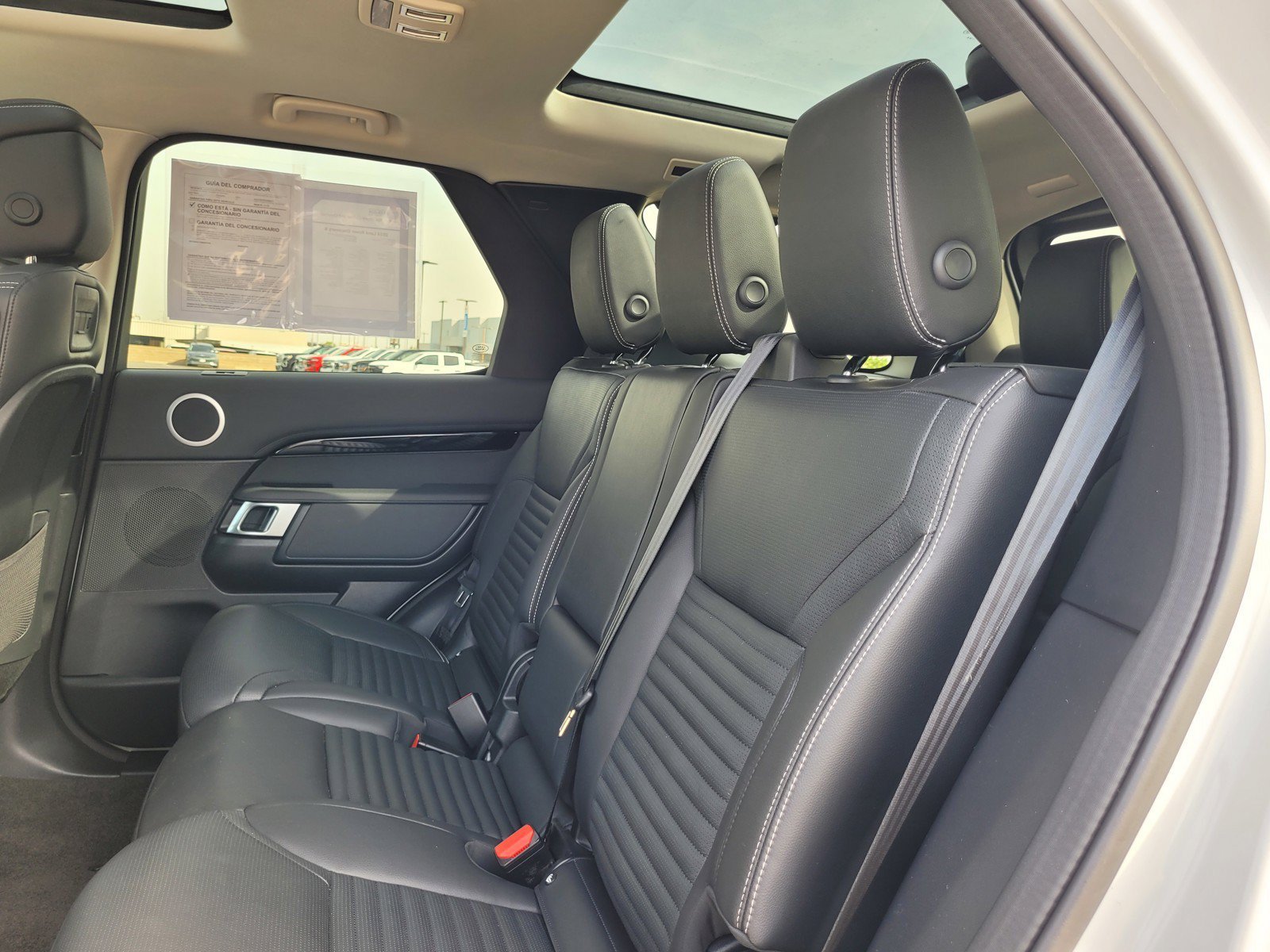 Used 2024 Land Rover Discovery S AWD/4WD image 14