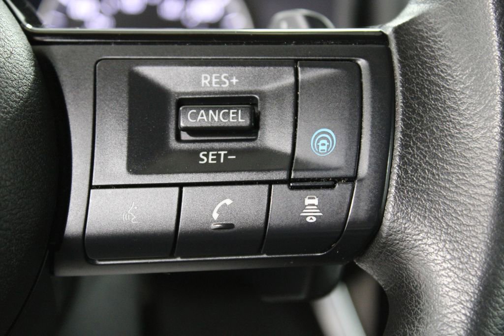 Used 2022 Nissan Rogue SV image 32