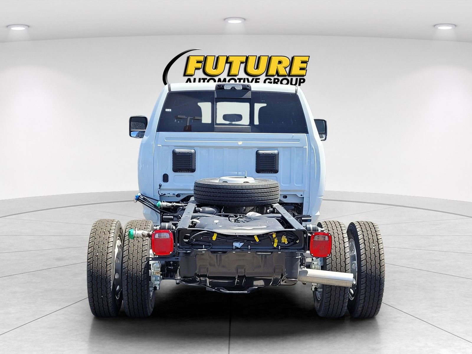 New 2025 RAM 4500 4x4 Crew Cab DRW image 6