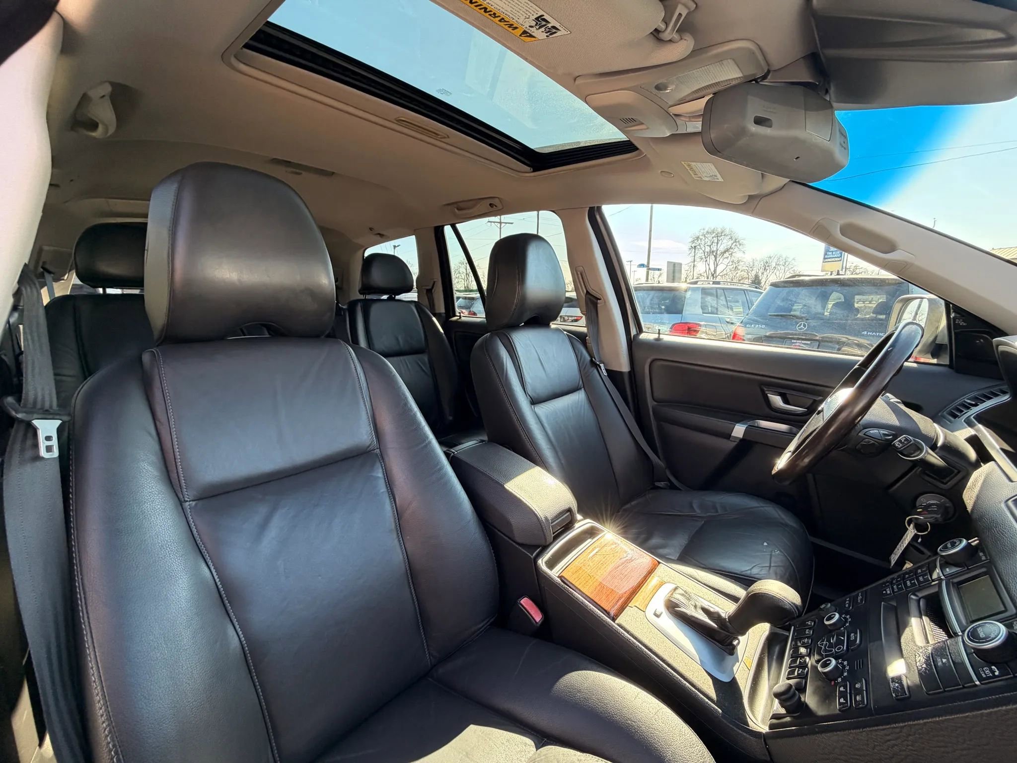 Used 2011 Volvo XC90 3.2 image 22