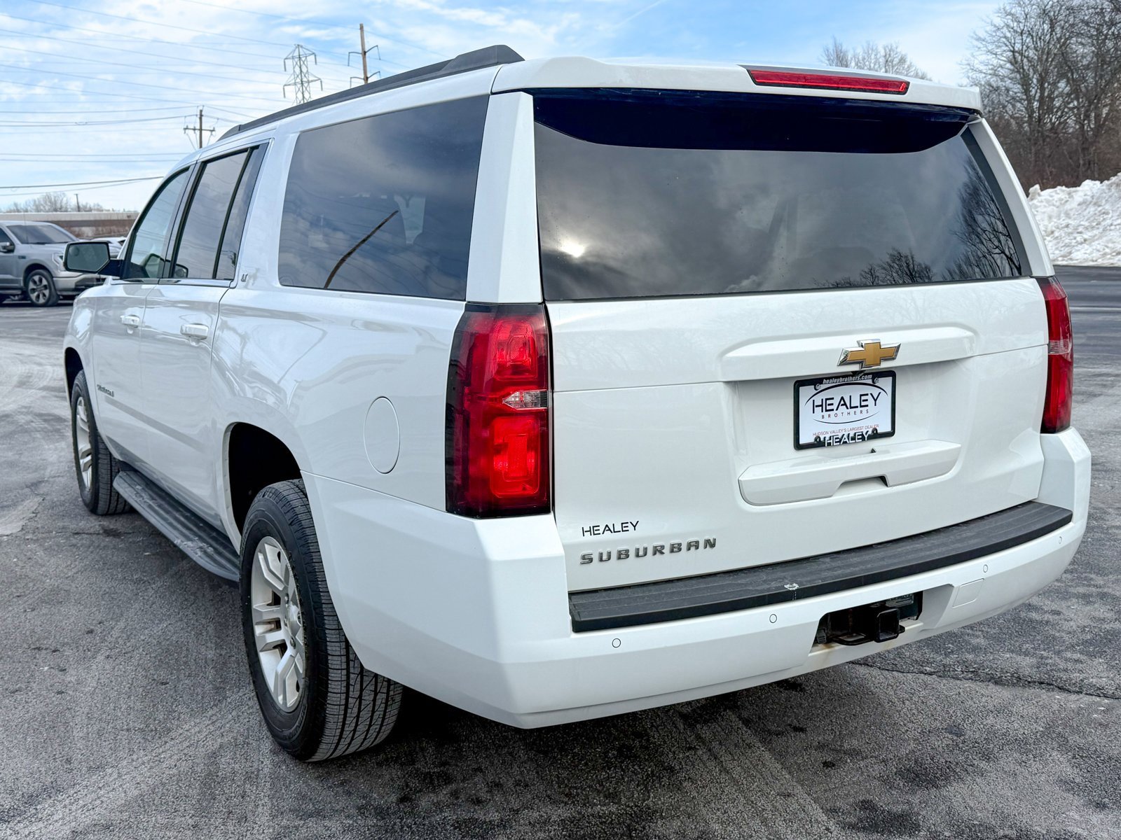 Used 2018 Chevrolet Suburban LT image 5
