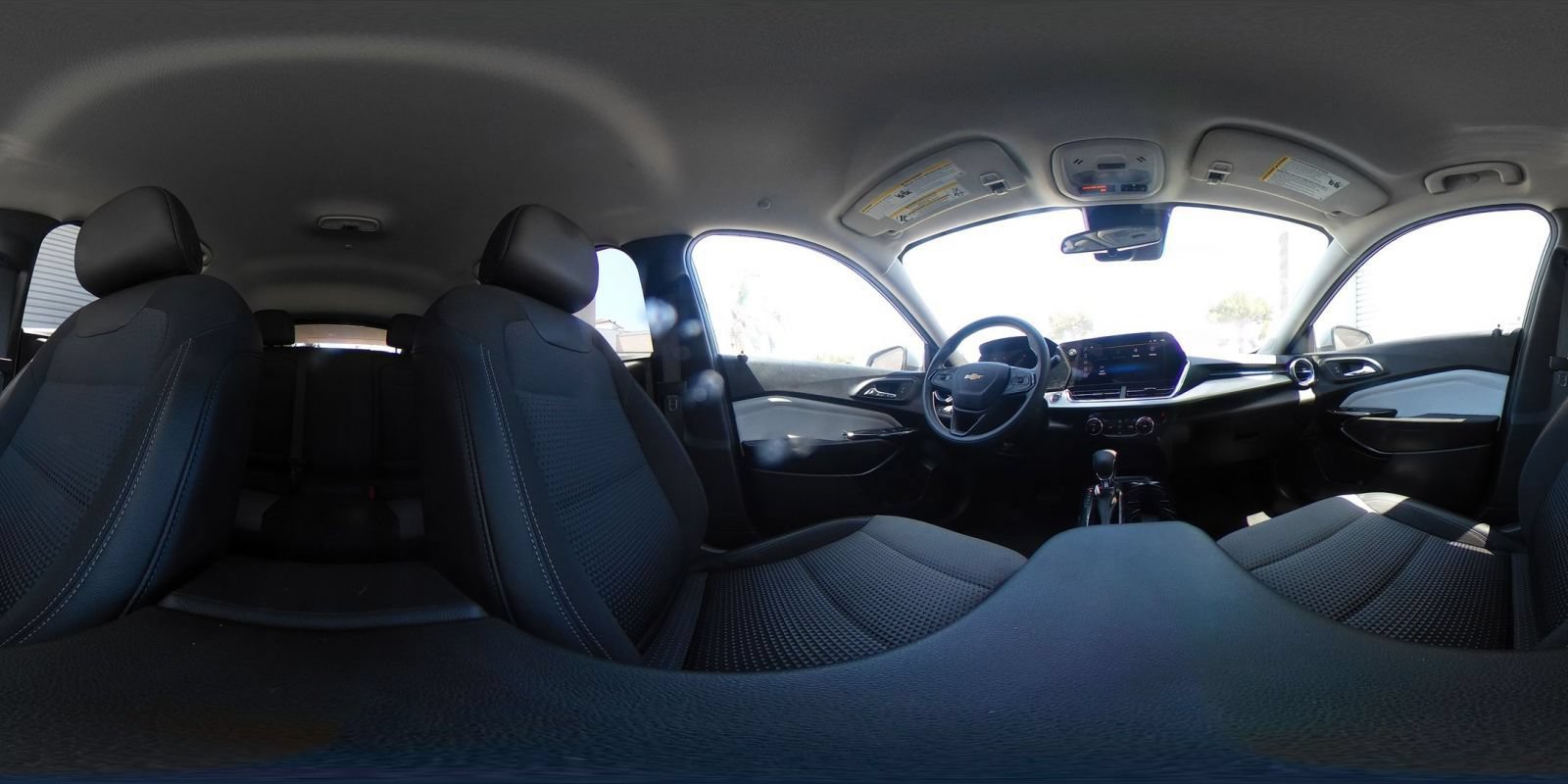 Used 2025 Chevrolet Trax LT FWD image 41