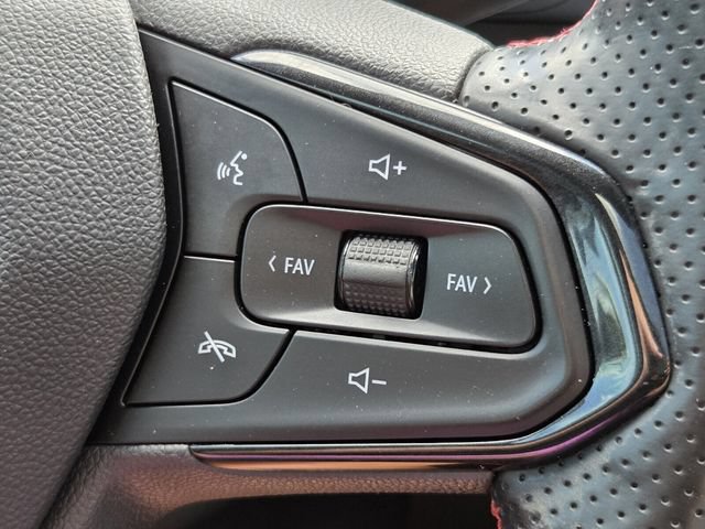 Certified 2024 Chevrolet Trax RS w/ Sunroof Package FWD image 22