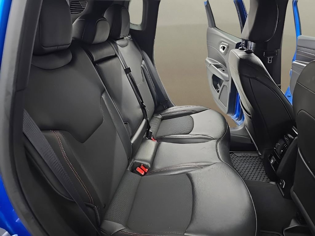 Used 2025 Jeep Compass Trailhawk AWD/4WD image 18