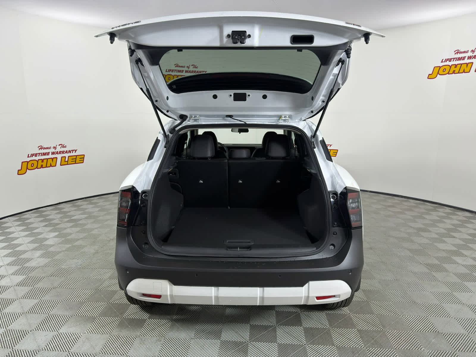 New 2026 Nissan Kicks SR FWD image 5