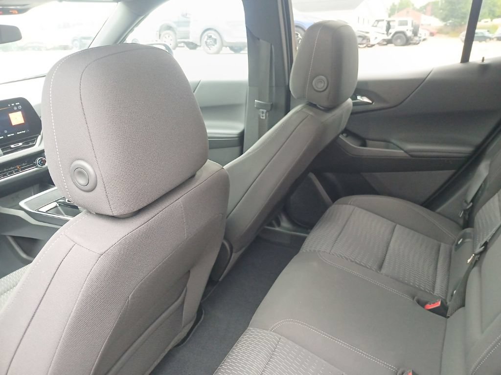 Used 2025 Chevrolet Equinox LT AWD/4WD image 15