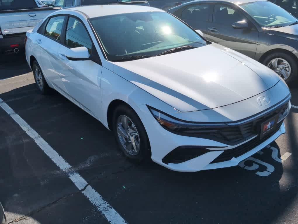 New 2026 Hyundai Elantra SE FWD image 12