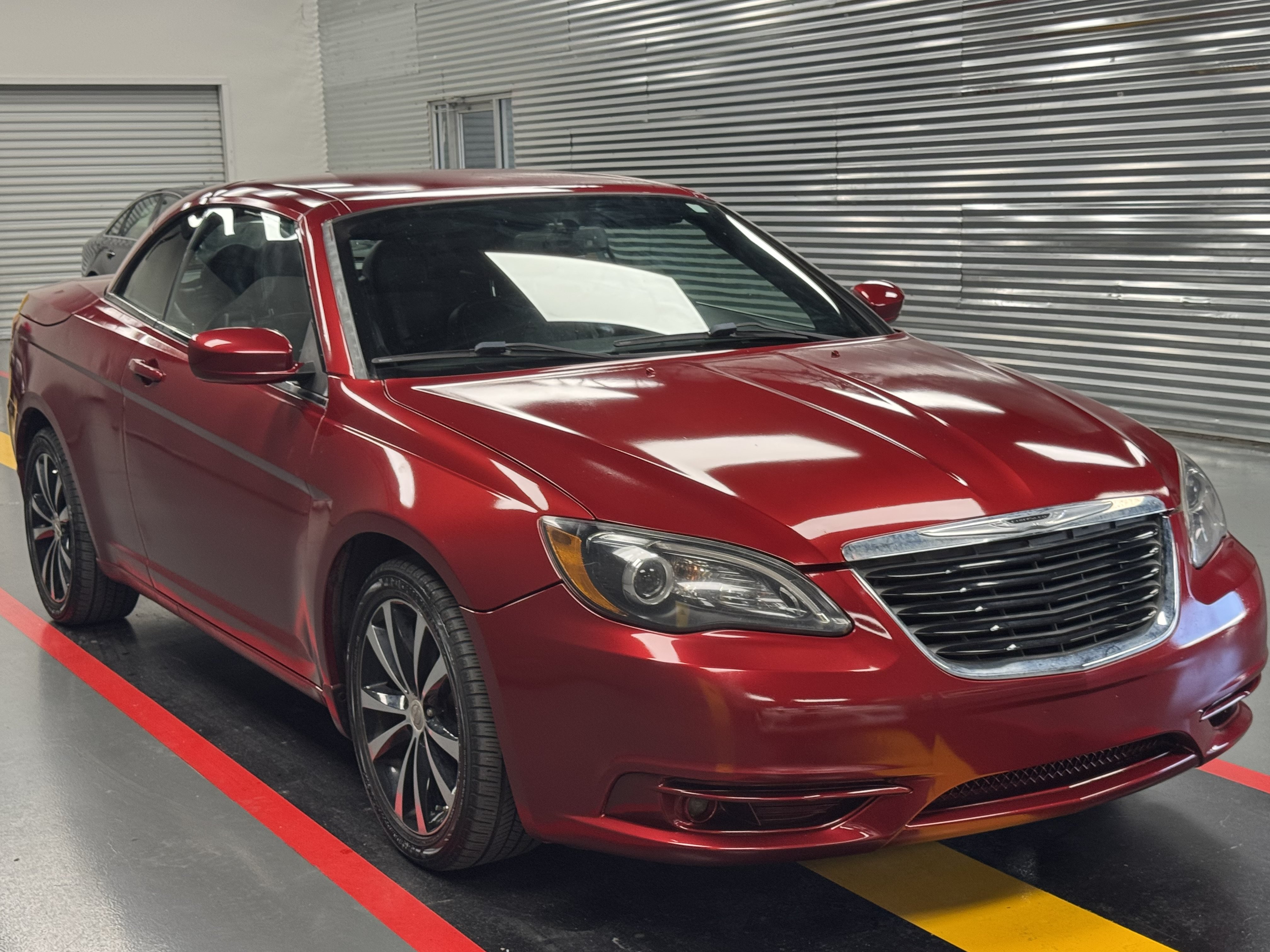 Used 2013 Chrysler 200 S FWD image 19