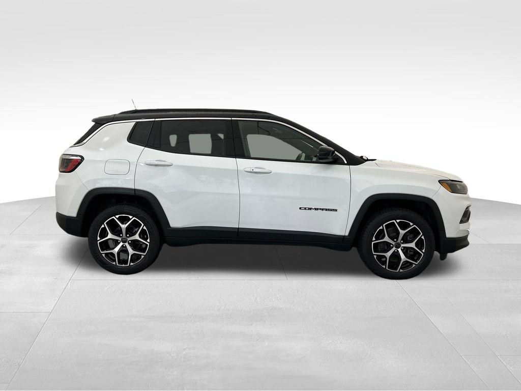 Used 2025 Jeep Compass Limited AWD/4WD image 6