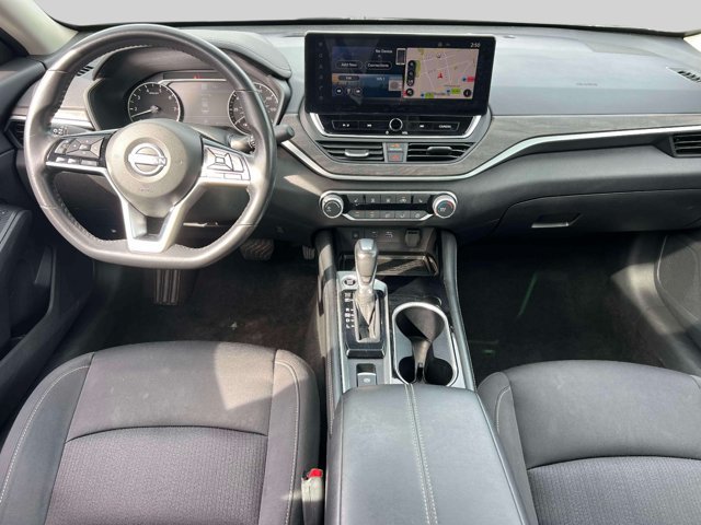 Used 2024 Nissan Altima 2.5 SV w/ SV Premium Package FWD image 12
