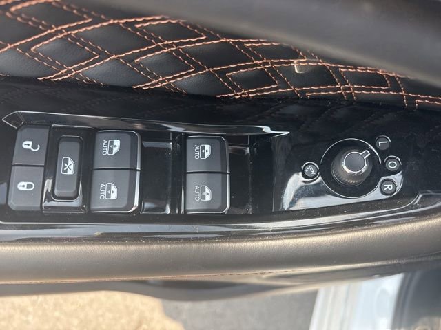 Used 2023 Jeep Grand Cherokee L Summit w/ Luxury Tech Group V image 28