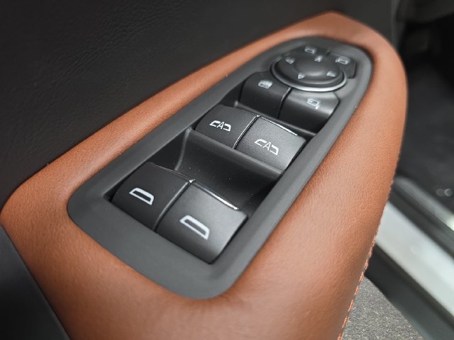 New 2026 Cadillac XT5 Premium Luxury w/ LPO, Floor Liner Package AWD/4WD image 23