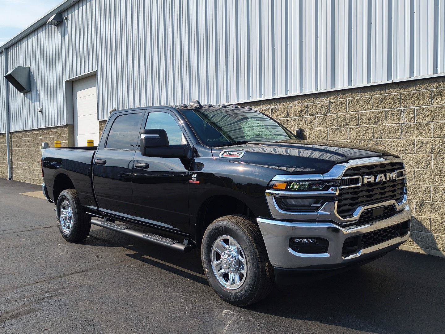 New 2027 RAM 3500 Tradesman AWD/4WD image 2